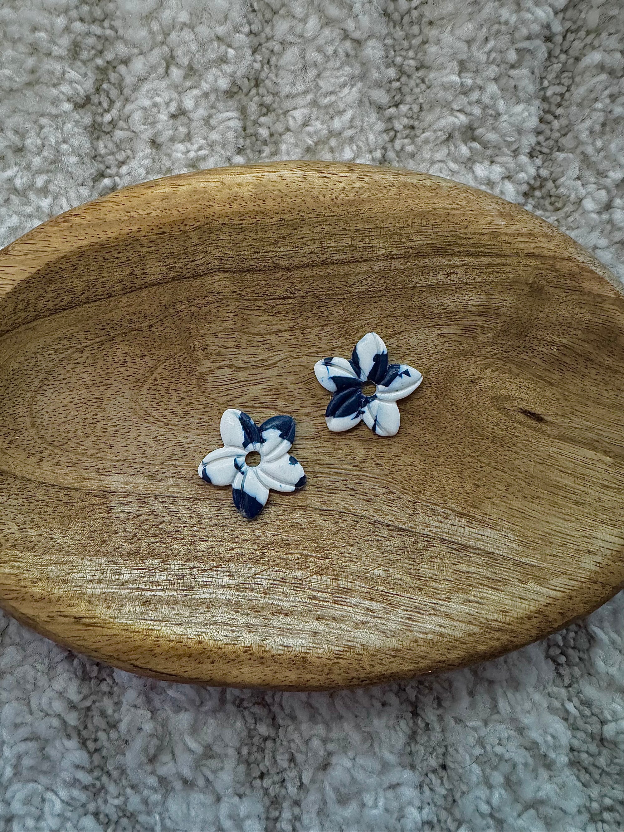 Pampilles - Bleu marine et Blanche (sans créoles)