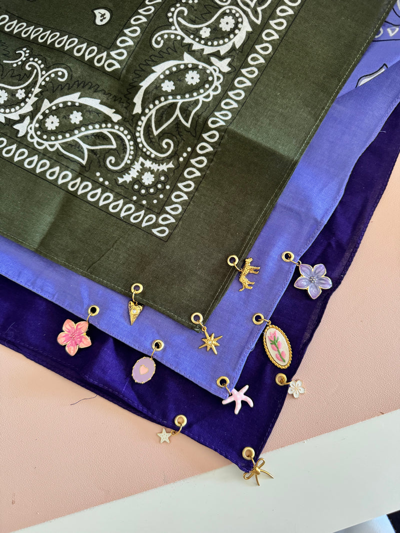 Foulard à charms ⭐️