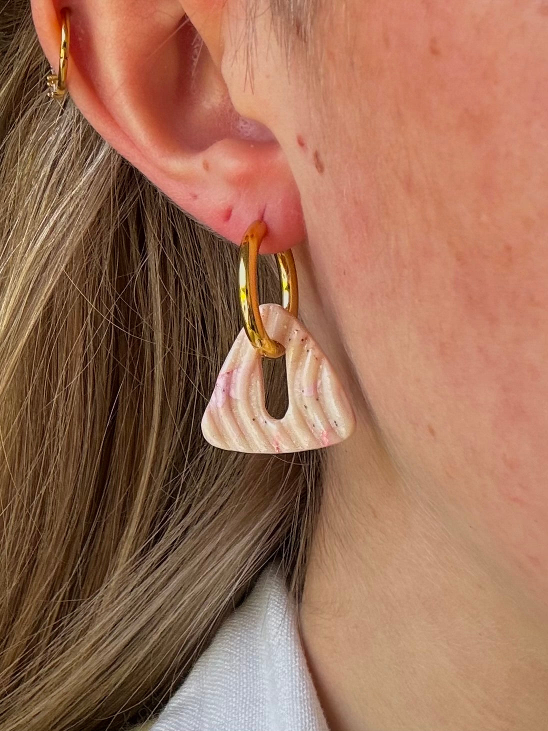 Pampilles Trionis - Crème et Rose, effet vague (sans créoles)